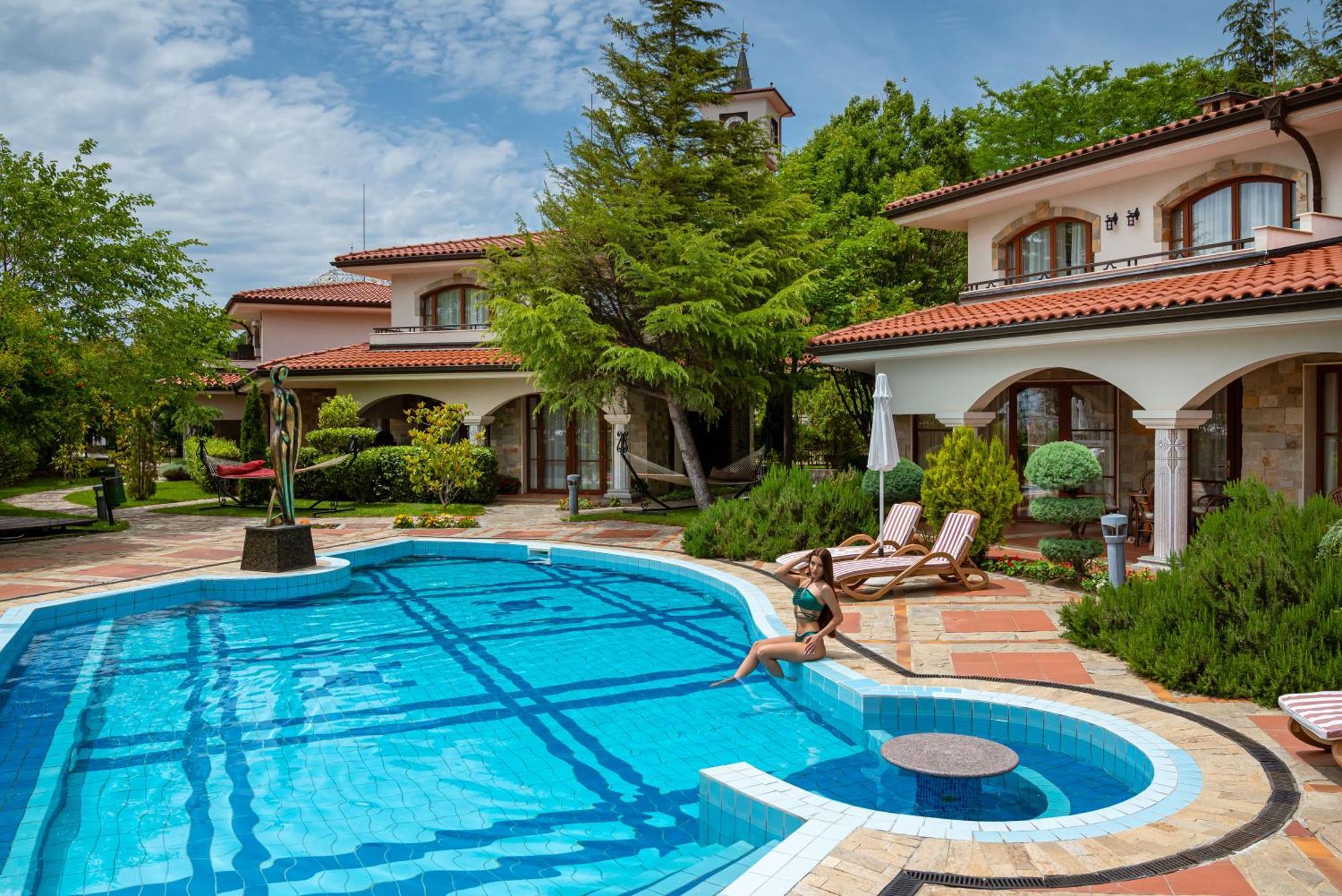 Helena Vip Villas And Suites Sunny Beach Exterior foto