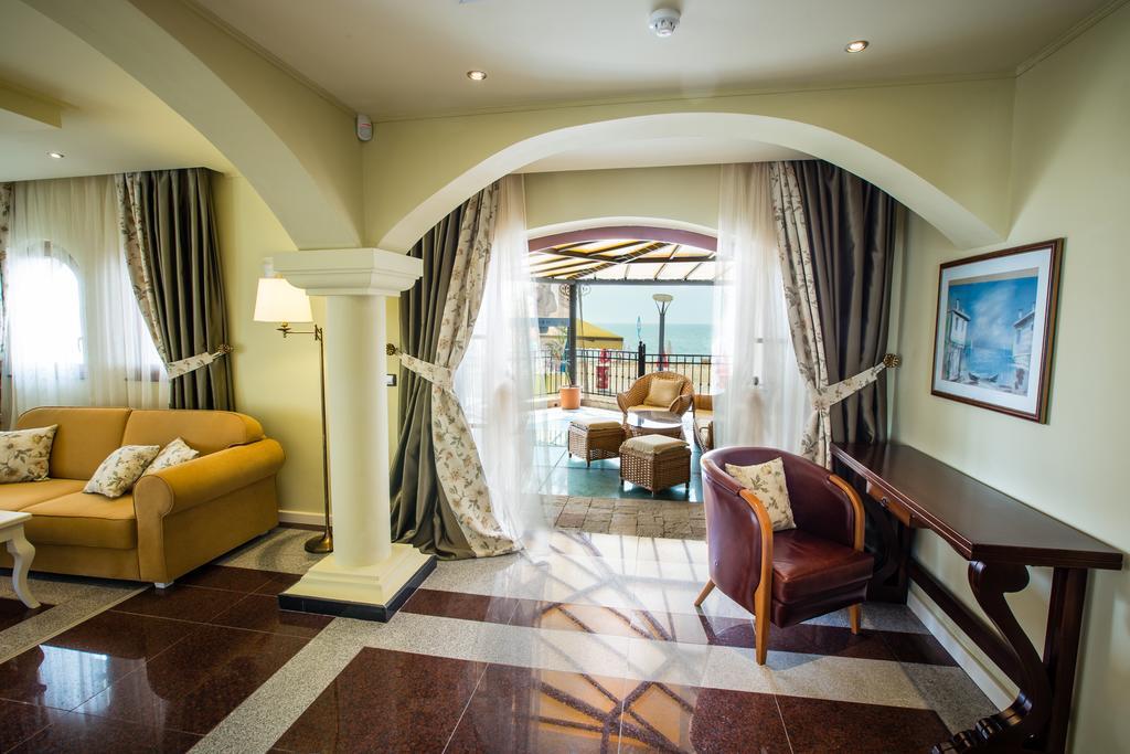Helena Vip Villas And Suites Sunny Beach Exterior foto