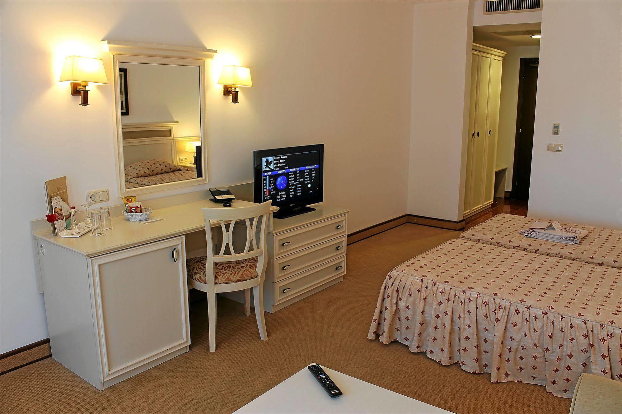 Helena Vip Villas And Suites Sunny Beach Exterior foto