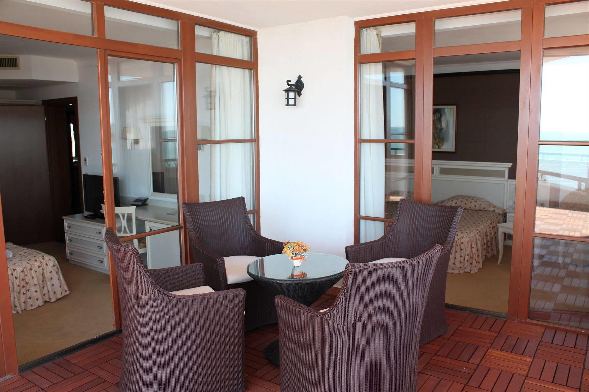 Helena Vip Villas And Suites Sunny Beach Exterior foto